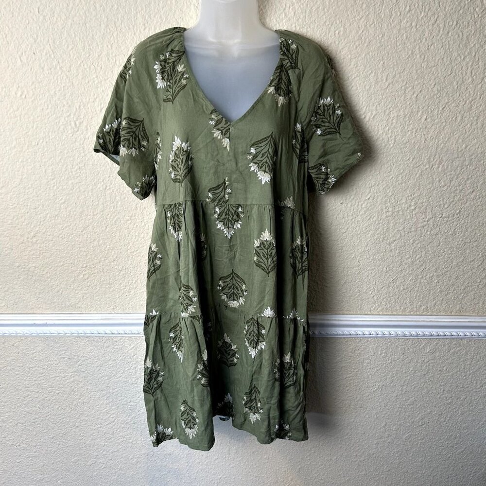 Old Navy Women’s Dress Green Floral Tiered V Neck Size M Pockets Casual